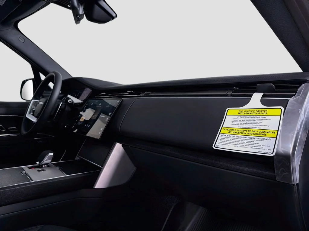 New 2026 Santorini Black Land Rover SE 7 Seats image 31