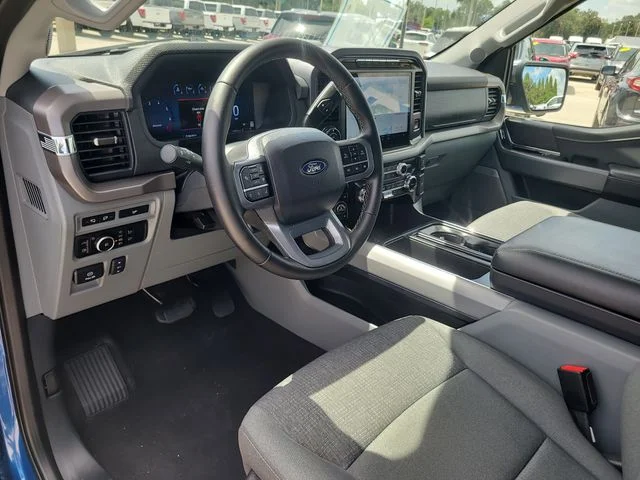Used 2024 Blue Ford XLT image 19