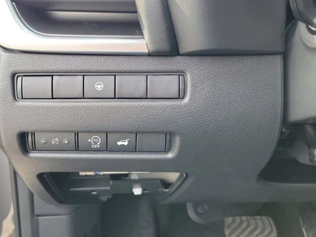 New 2026 Everest White Pearl TriCoat Nissan Dark Armor™ image 10