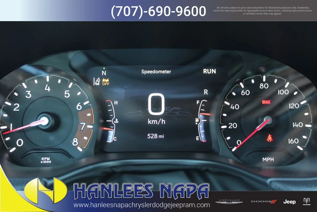 Used 2026 White Jeep Latitude image 30