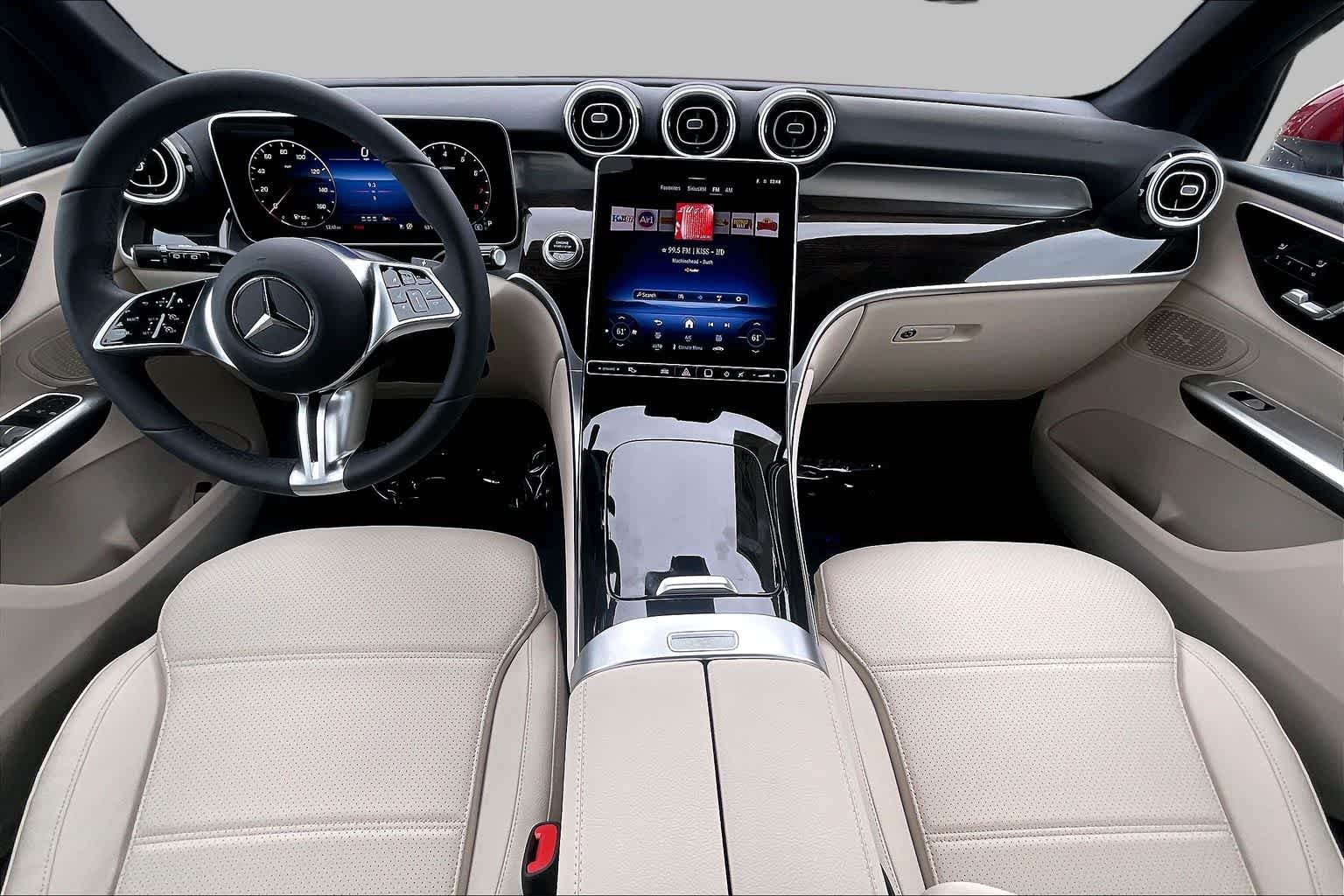 New 2026 MANUFAKTUR Patagonia Red Metallic Mercedes-Benz GLC 300 image 7