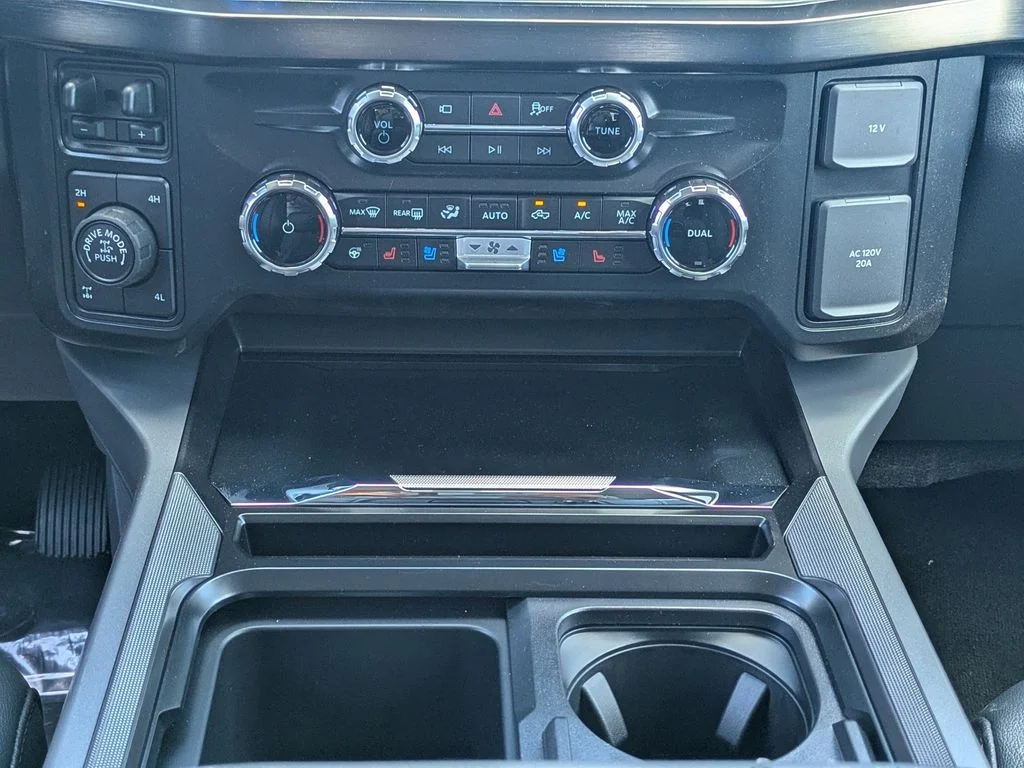New 2026 Star White Metallic Tri-Coat Ford Lariat image 20