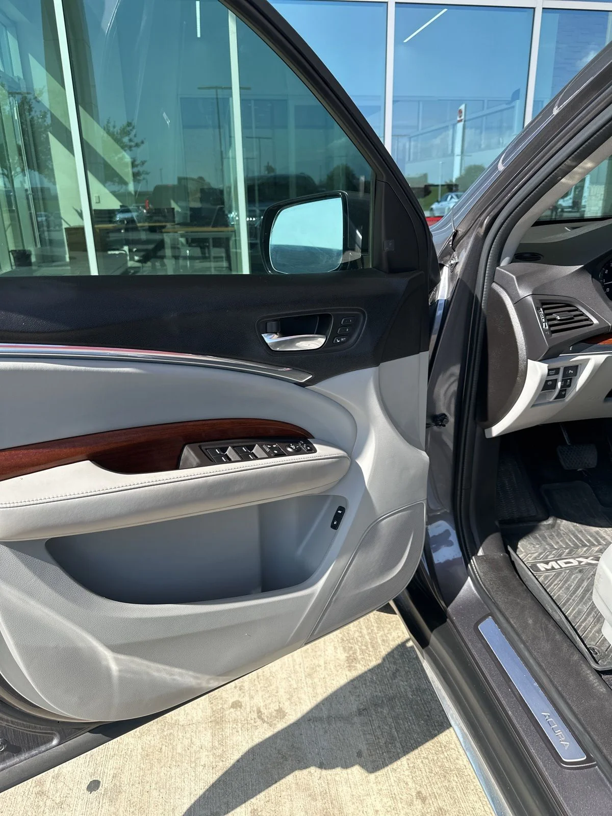 Used 2017 Gray Acura 3.5L image 11
