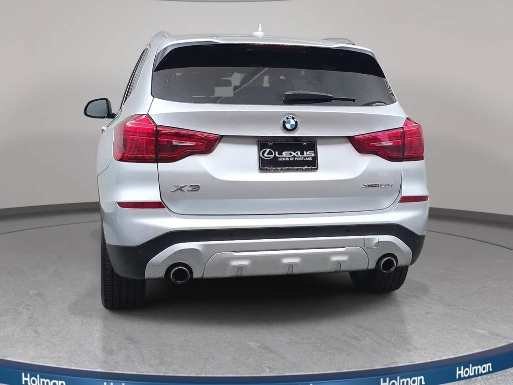 Used 2019 Silver BMW xDrive30i image 7