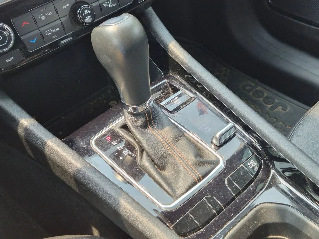 Used 2022 Gray Jeep Limited image 15