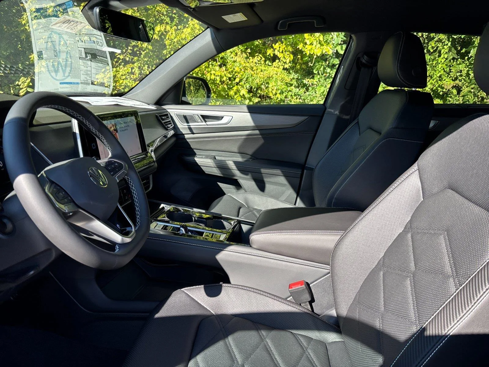 New 2026 Pure Gray Volkswagen 2.0T SE w/Technology image 14