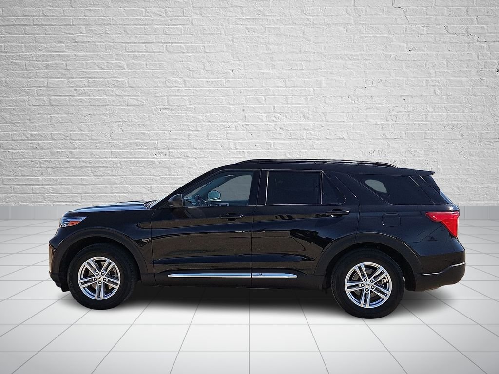 Used 2023 Black Ford XLT image 2