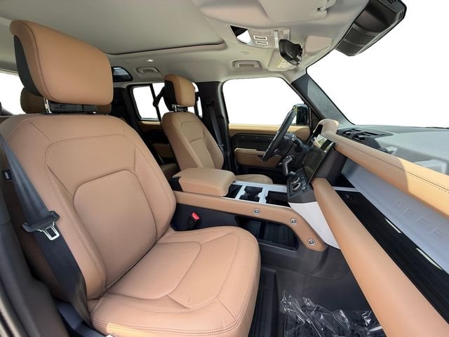 New 2026 Woolstone Green Land Rover S image 16