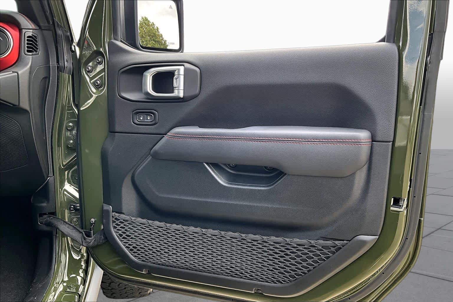 Used 2023 Sarge Green Clearcoat Jeep Rubicon image 21