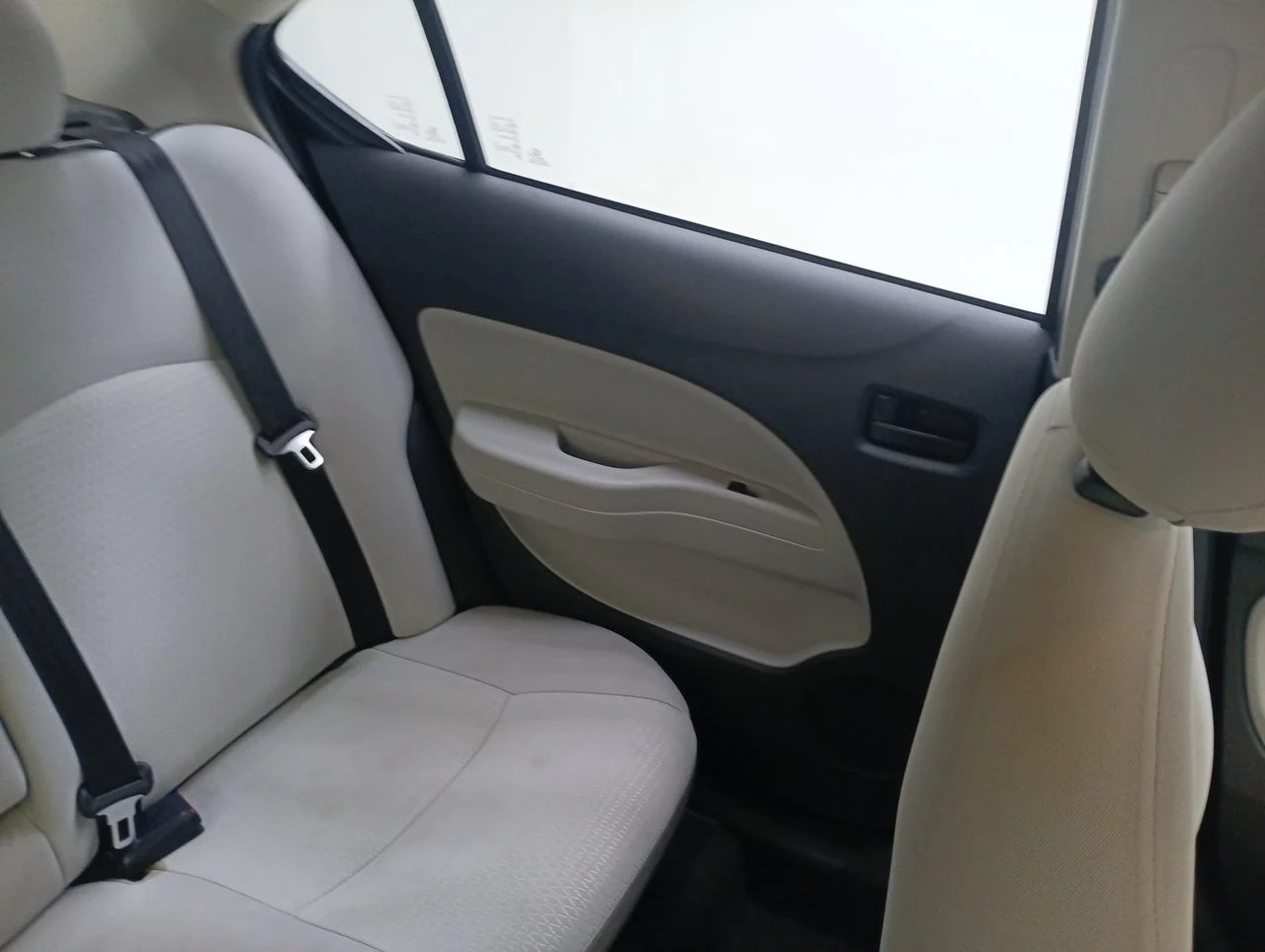 Used 2024 Graphite Gray Mitsubishi ES image 15