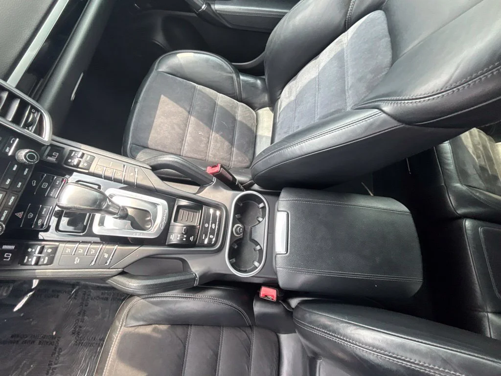 Used 2018  Porsche  image 14