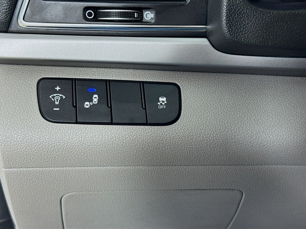 Used 2018 Machine Gray Hyundai SEL image 11