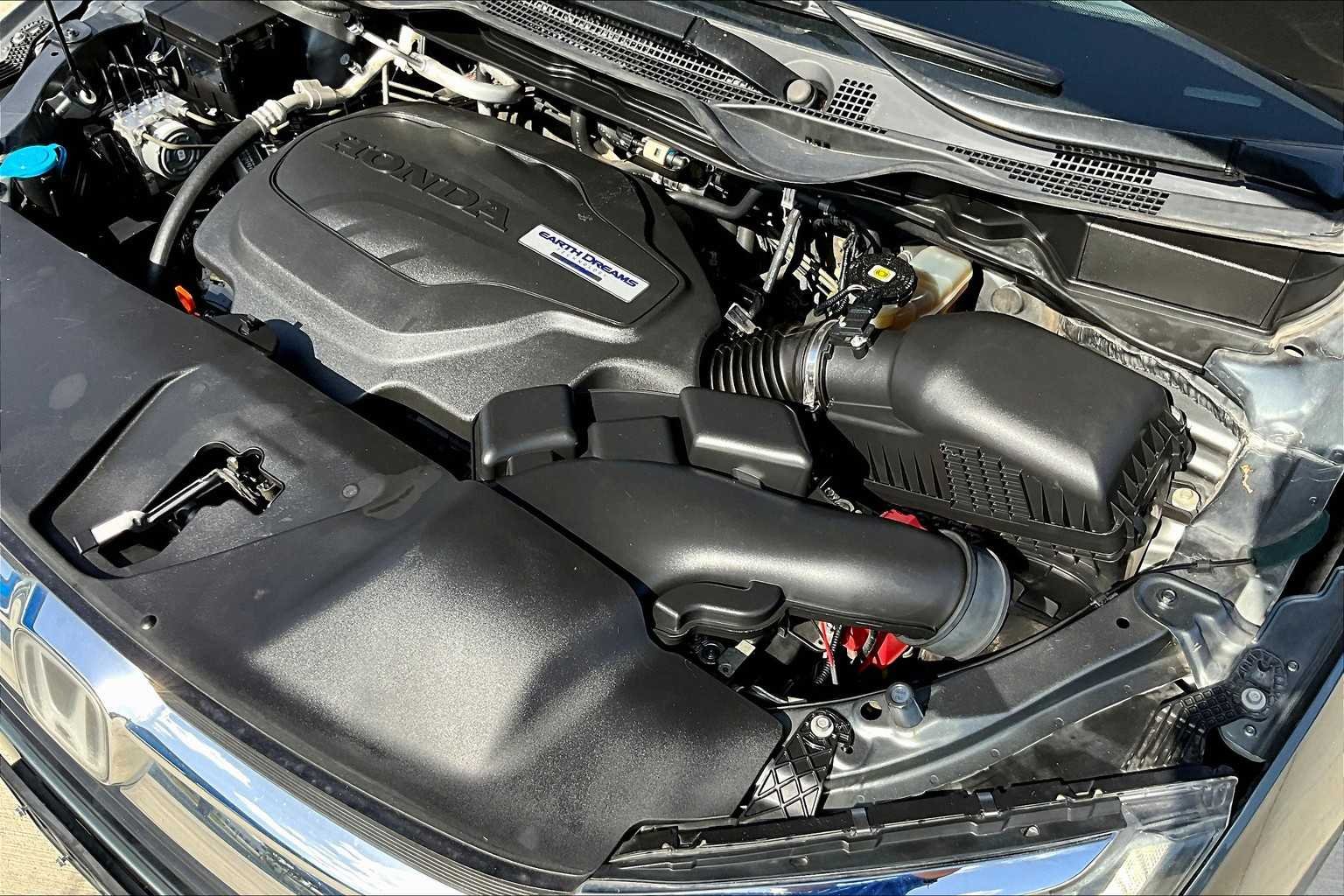 Used 2018 Modern Steel Metallic Honda EX image 32