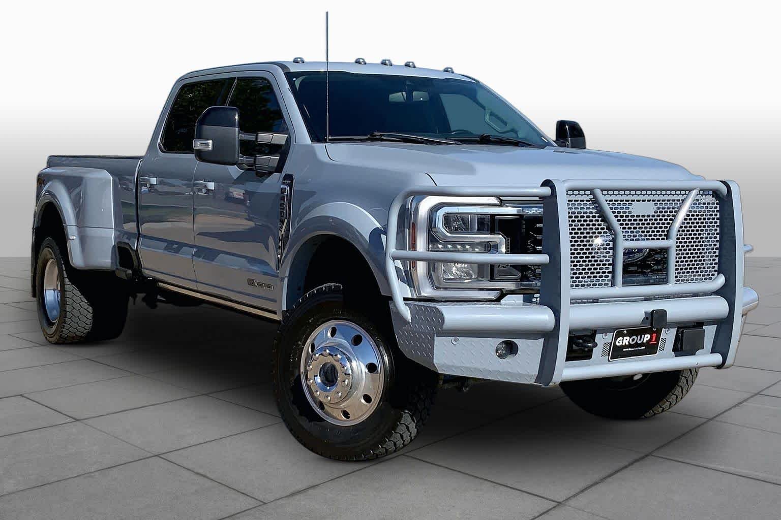 Used 2024 Glacier Gray Metallic TriCoat Ford LARIAT image 3