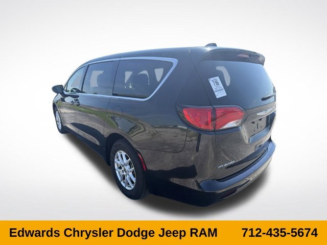 Used 2023 Black Chrysler LX image 5