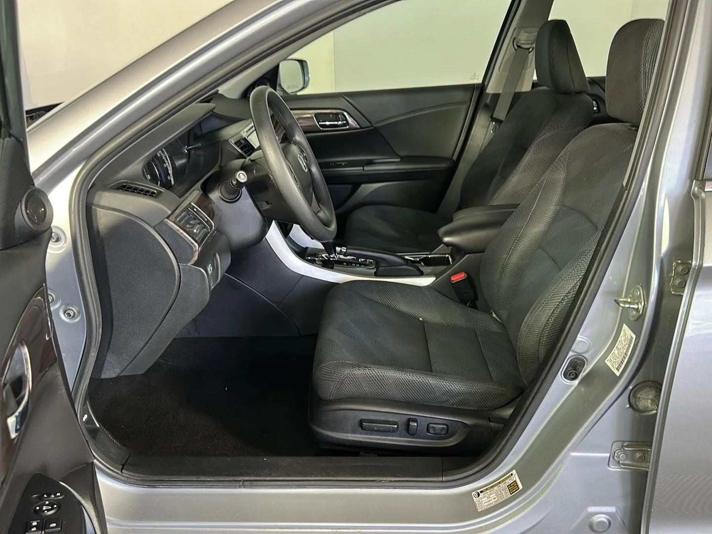 Used 2017 Lunar Silver Metallic Honda EX image 7