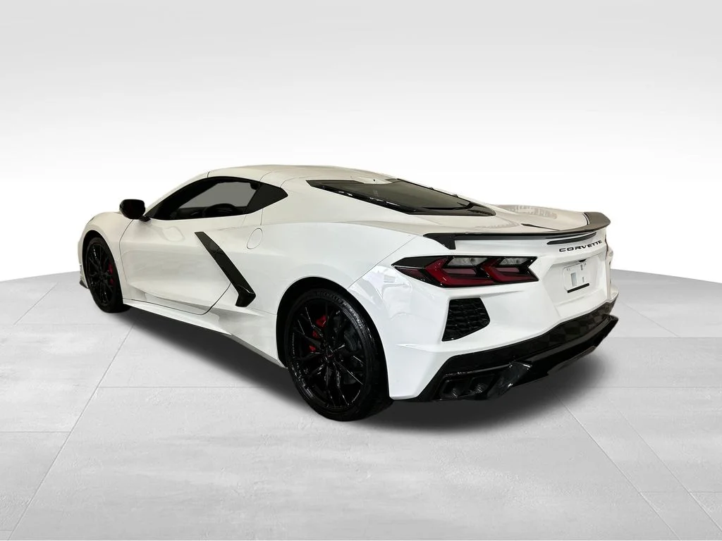 Used 2025 White Chevrolet Stingray image 3