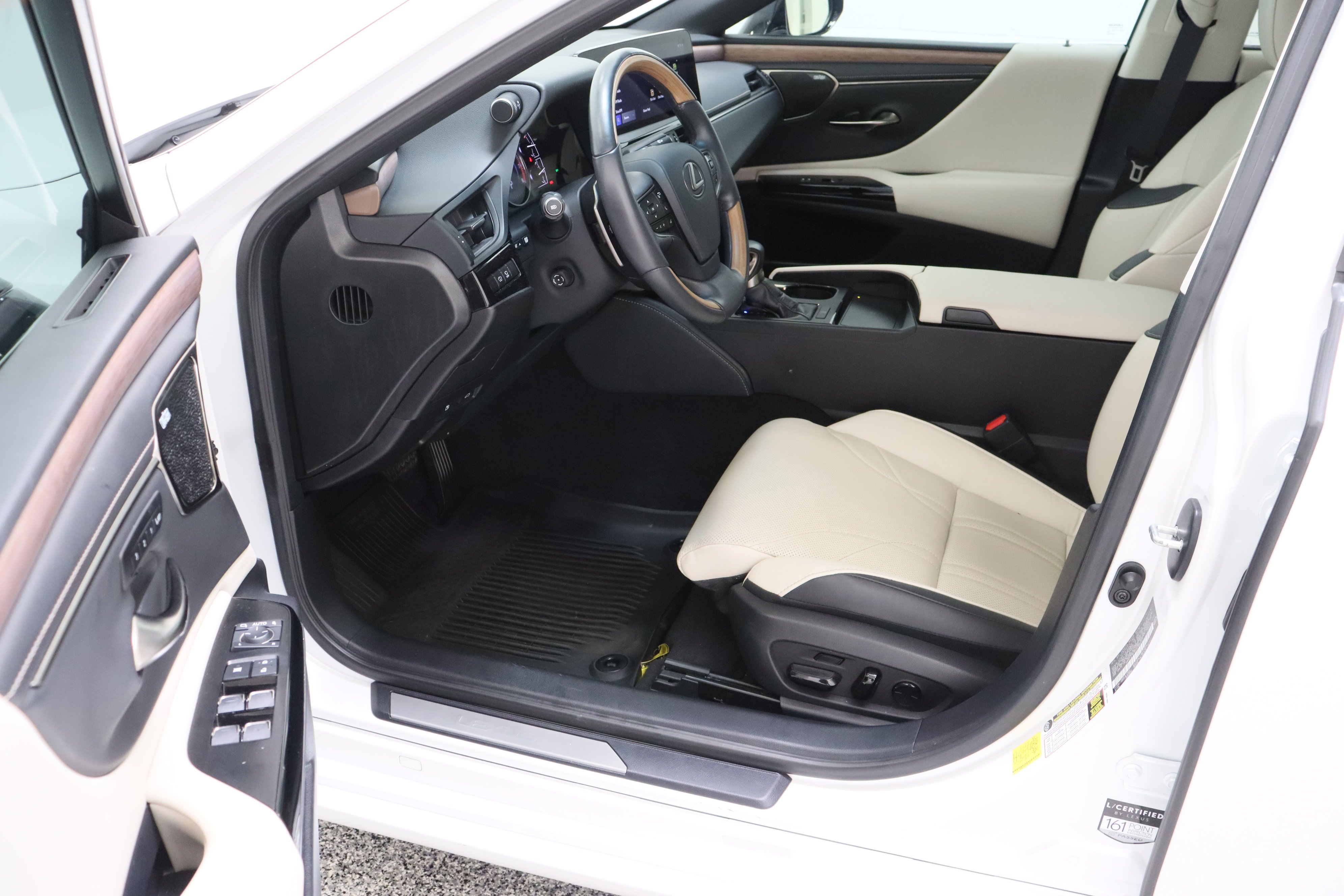 Used 2025 Eminent White Pearl Lexus ES 350 Ultra Luxury 3.5L image 14