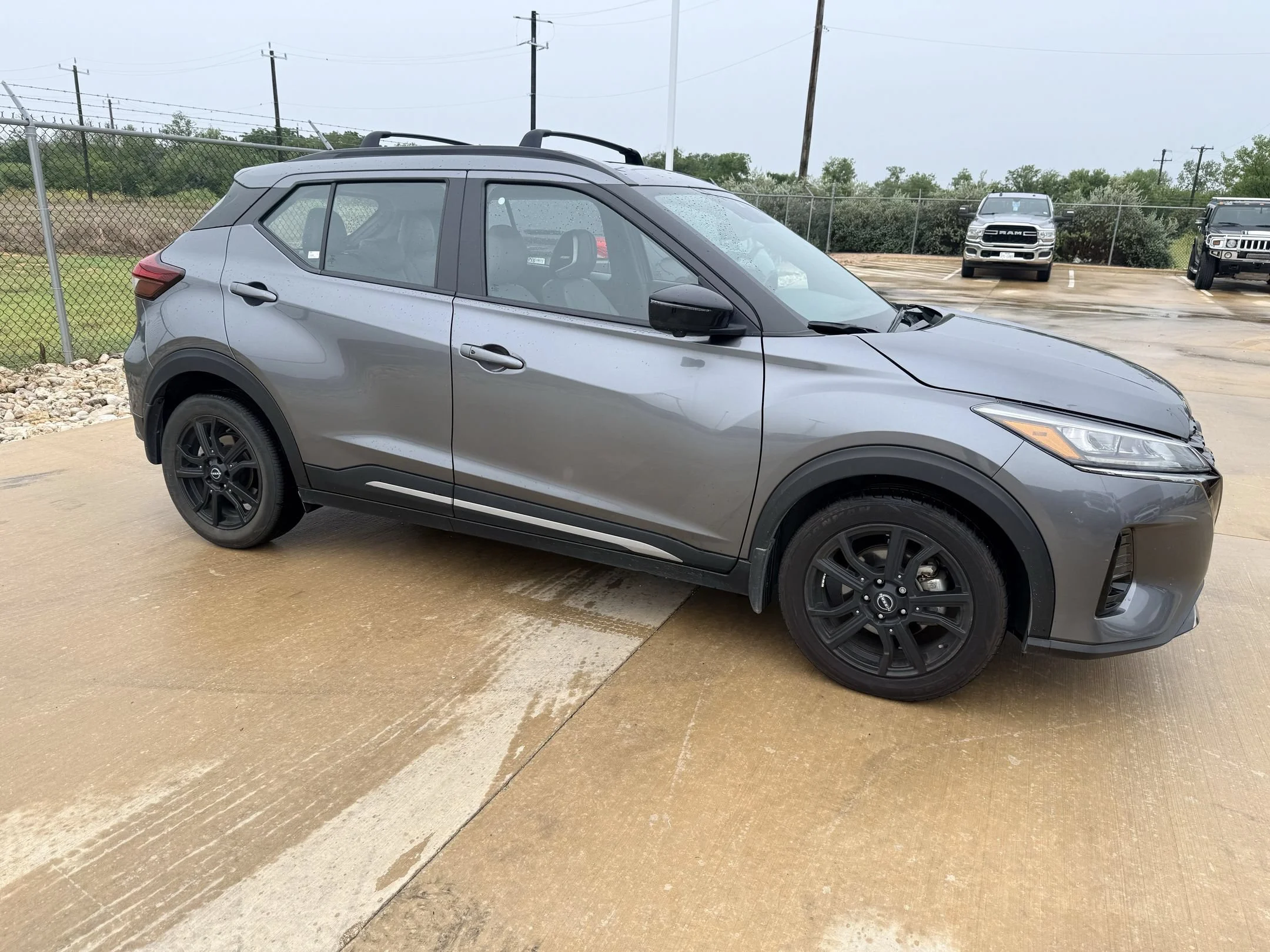 Used 2023 Gray Nissan SR image 2