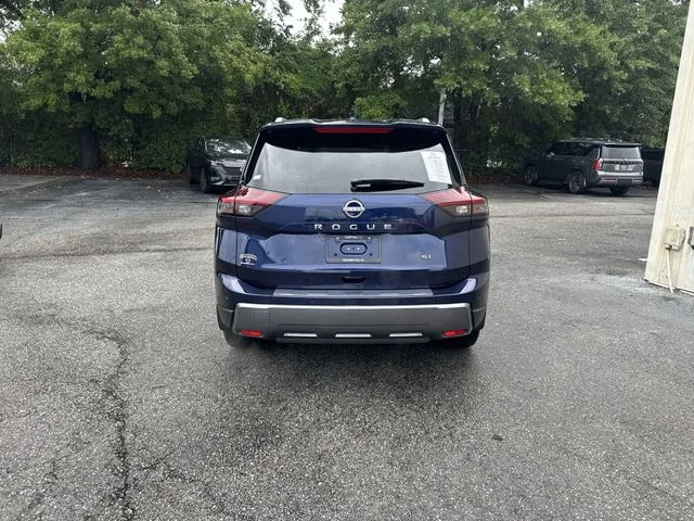 Used 2024 Blue Nissan SL image 6