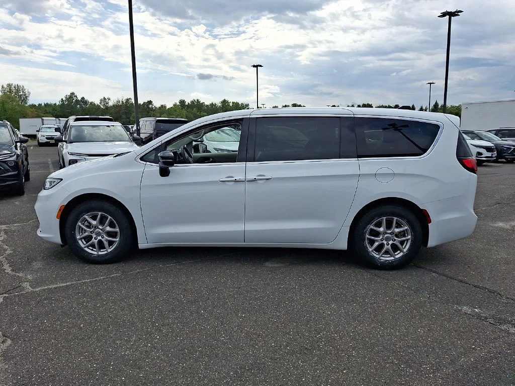 Used 2024 Bright White Cl Chrysler Touring L image 7