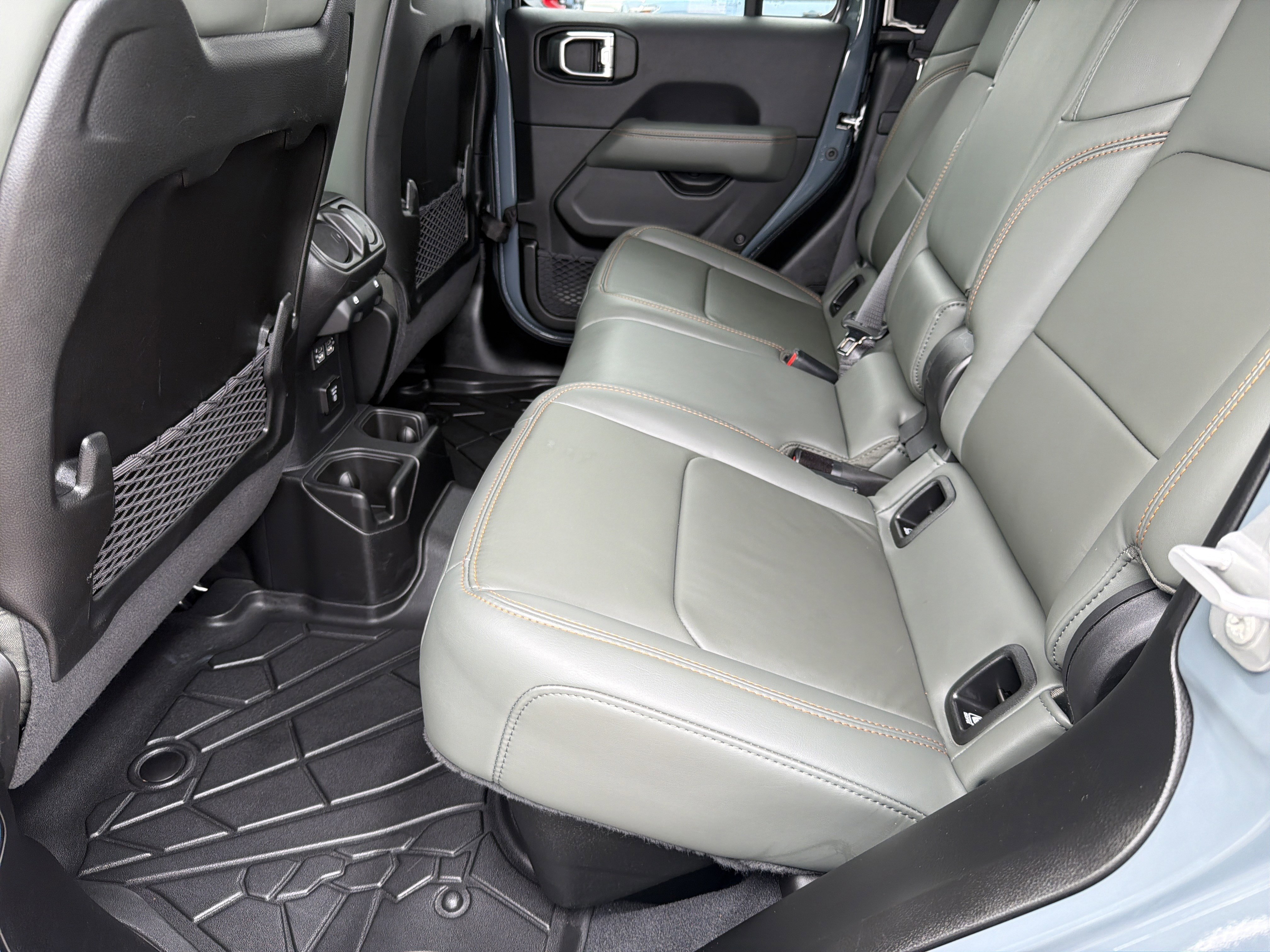 Used 2025 Anvil Clearcoat Jeep Mojave image 31