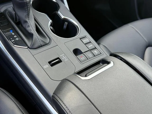 Certified Used 2025  Toyota XLE image 53