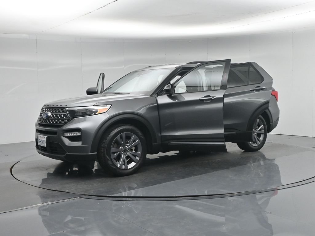 Used 2023 Gray Ford XLT image 33