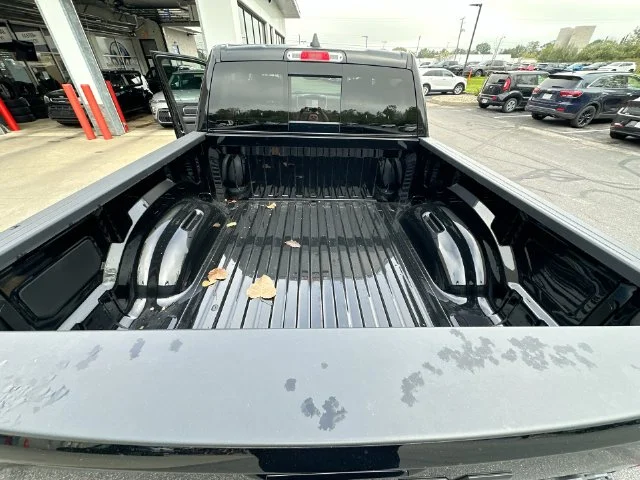 New 2027 Diamond Black Crystal Pearl-Coat Exterior Paint RAM Big Horn/Lone Star image 21