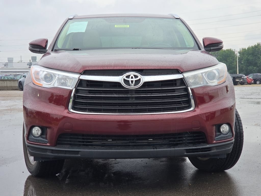 Used 2015 Ooh La La Rouge Mica Toyota XLE V6 image 3