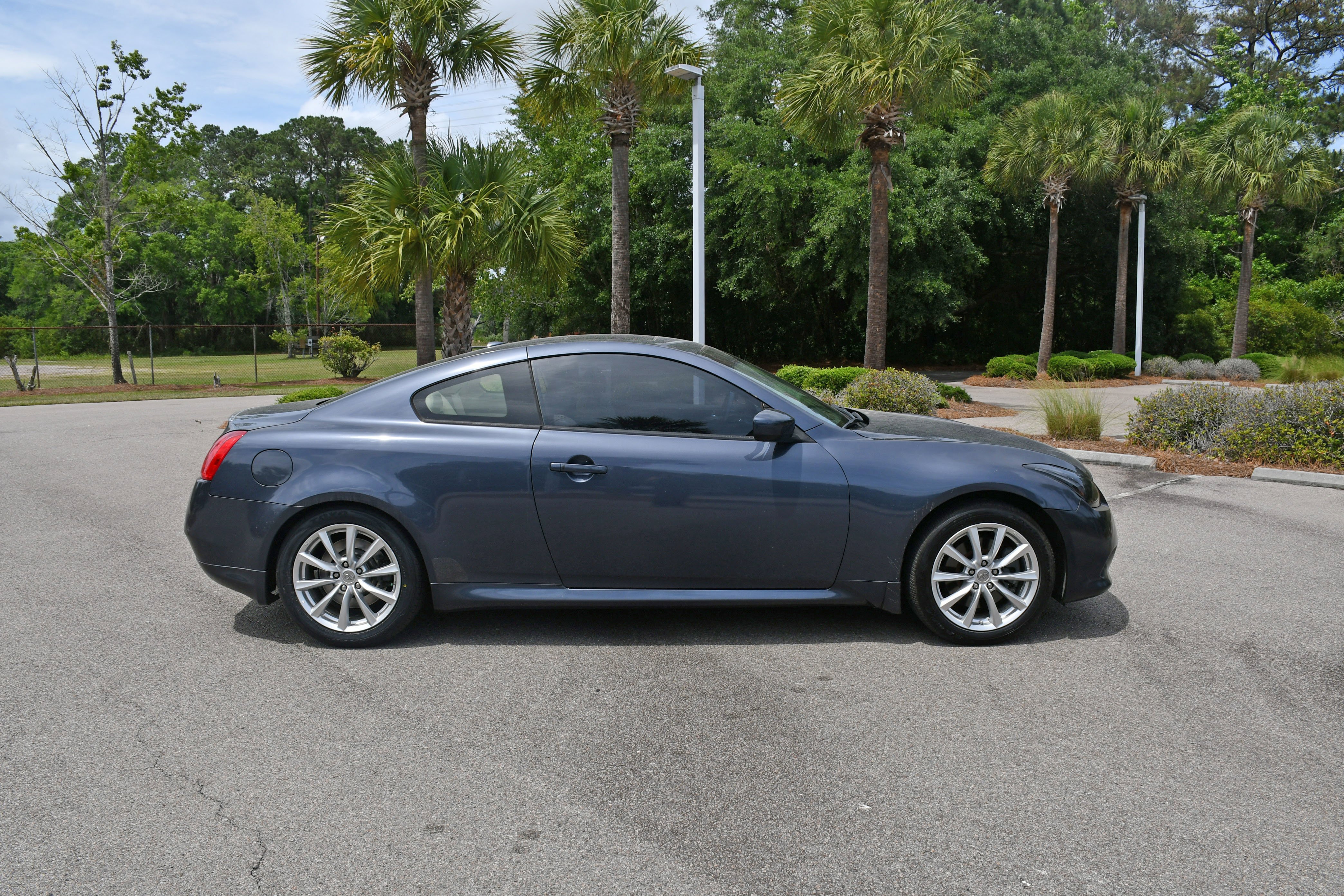 Used 2013 Blue INFINITI Journey image 2