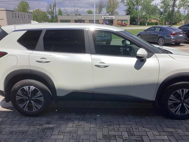 Used 2023 Pearl White TriCoat Nissan SV image 3