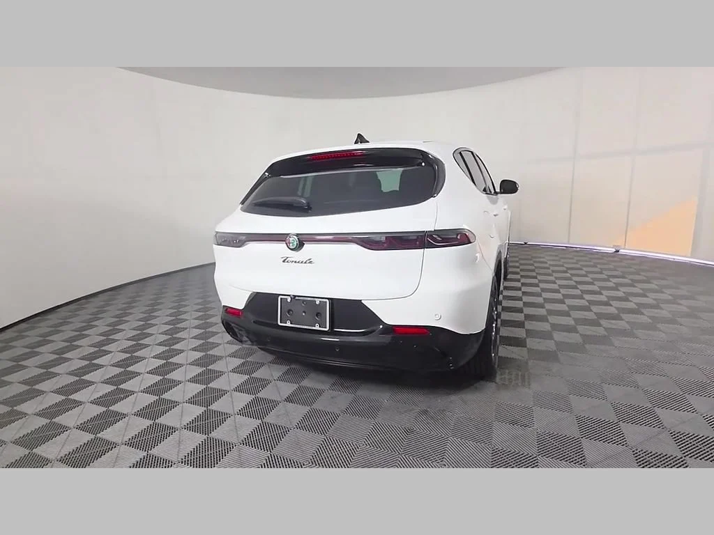 Used 2025 Milano White Alfa Romeo Base image 41