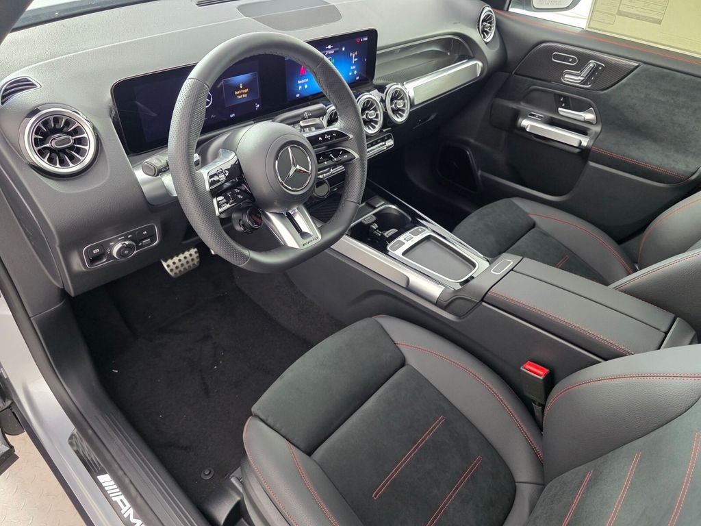2026 Mercedes-Benz GLB AMG GLB 35 - Photo 7