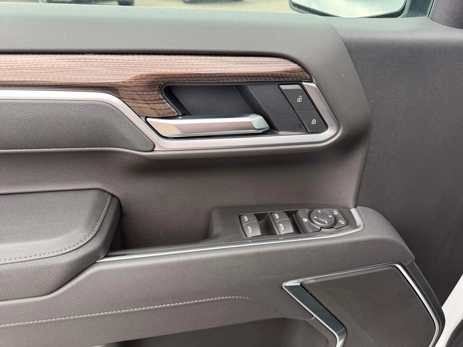 New 2026 Summit White Chevrolet LT image 11