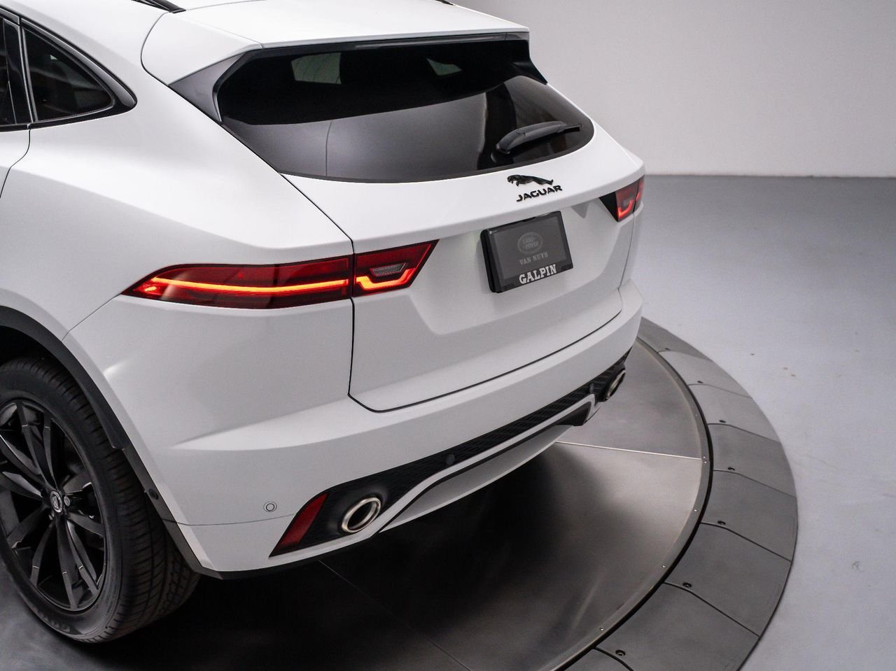 2024 Jaguar E-Pace R-DYNAMIC SE - Photo 31