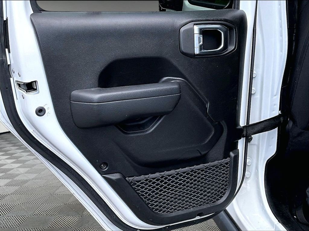 Used 2023 White Jeep Rubicon 4xe image 20
