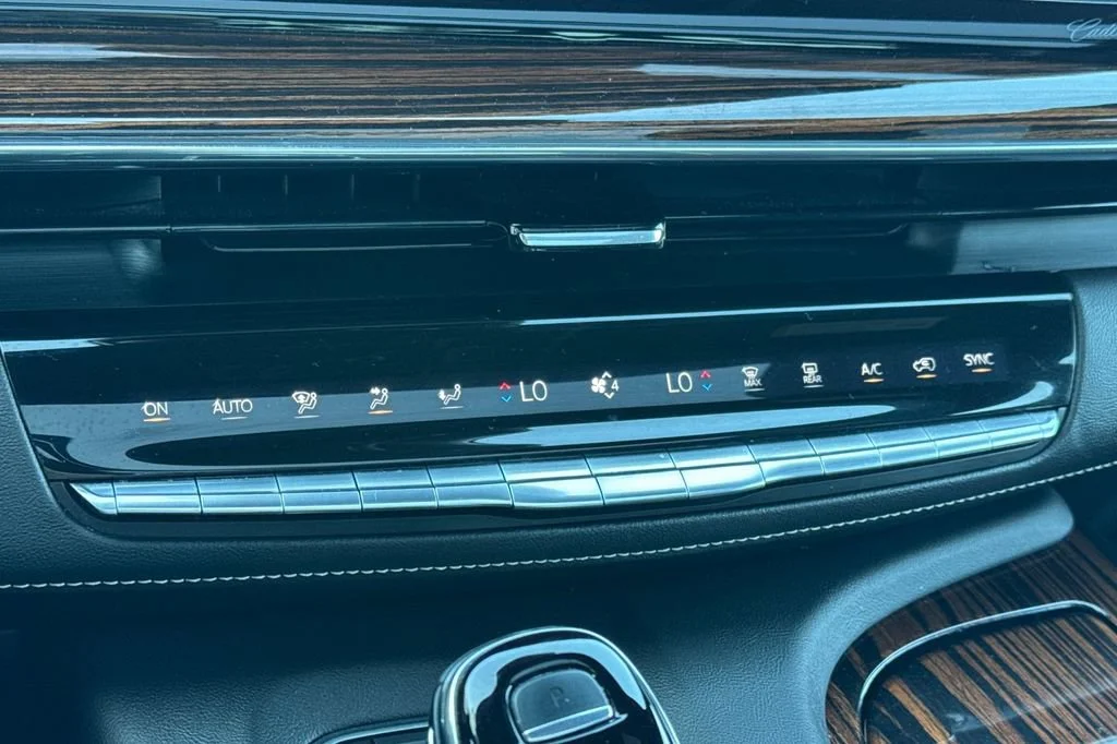 2023 Cadillac Escalade Premium Luxury - Photo 21