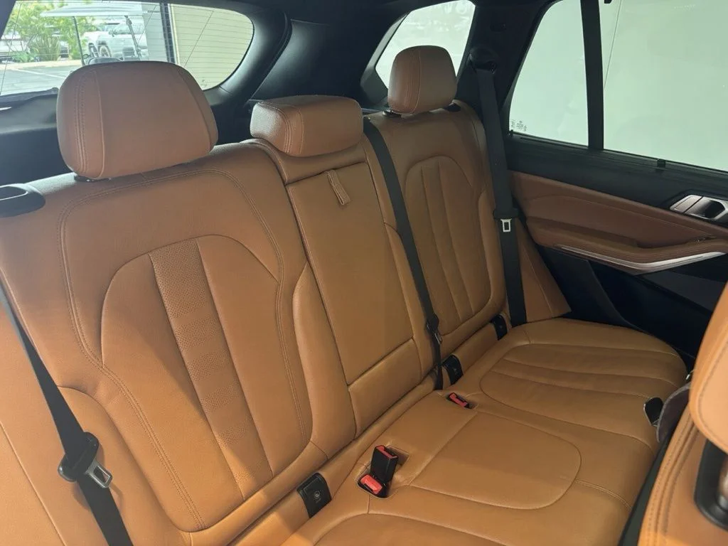 Used 2020 White BMW xDrive40i image 16