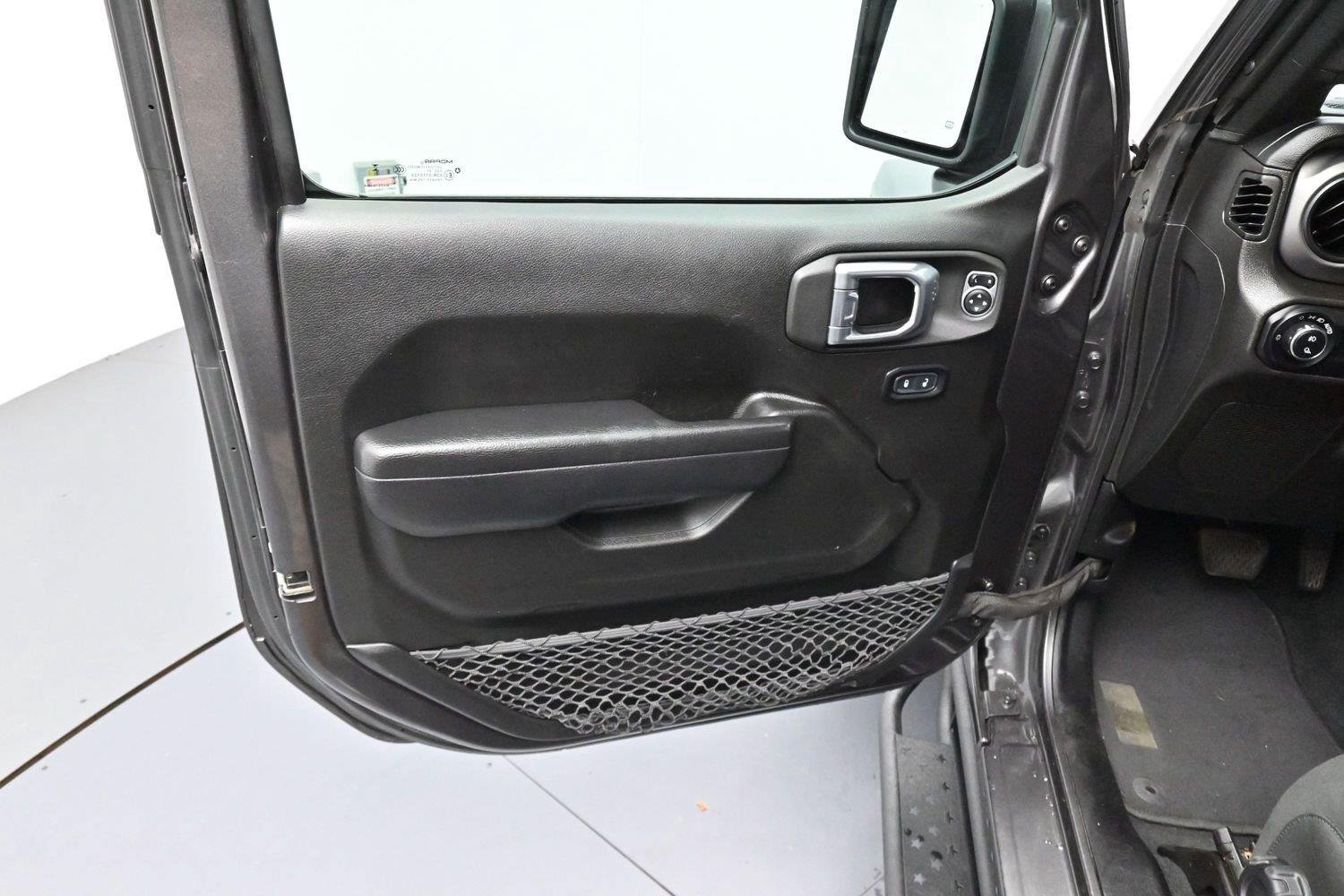 Used 2023 Granite Crystal Metallic Clearcoat Jeep Sport S image 9