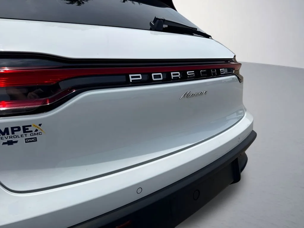 Used 2024  Porsche  image 38