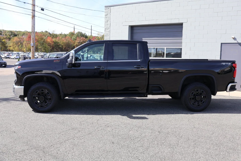 Used 2025 Black Chevrolet LTZ image 5