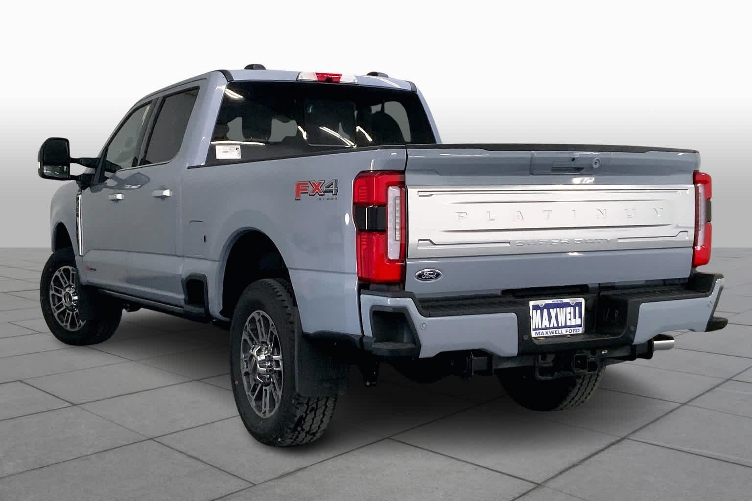 Used 2025 Glacier Gray Metallic Tri-Coat Ford Platinum image 12