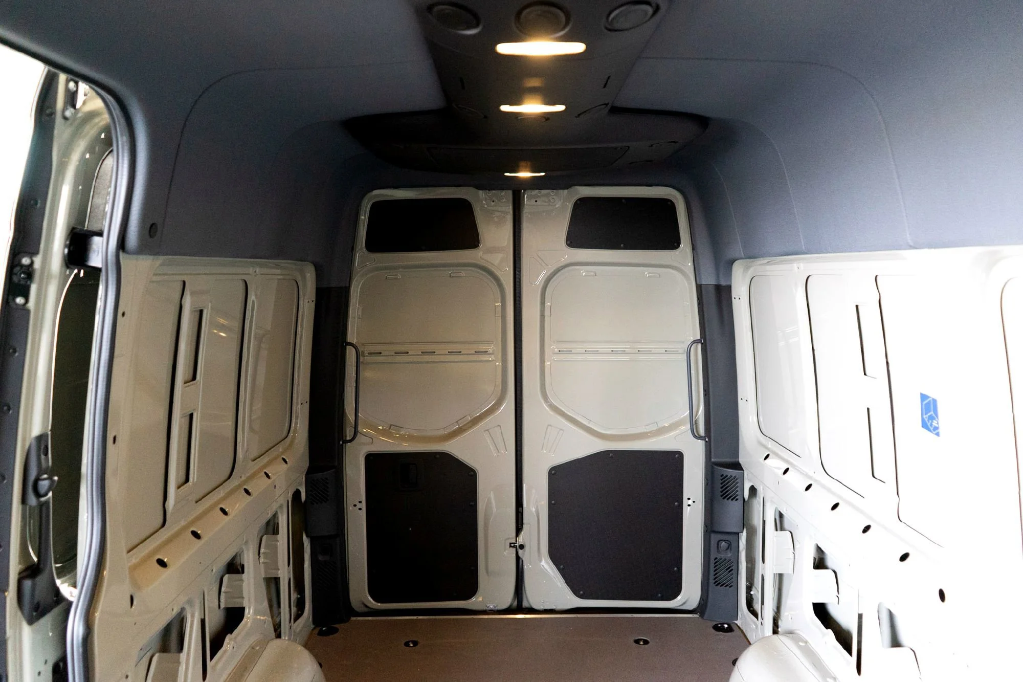 New 2025  Mercedes-Benz Cargo 144 WB image 21