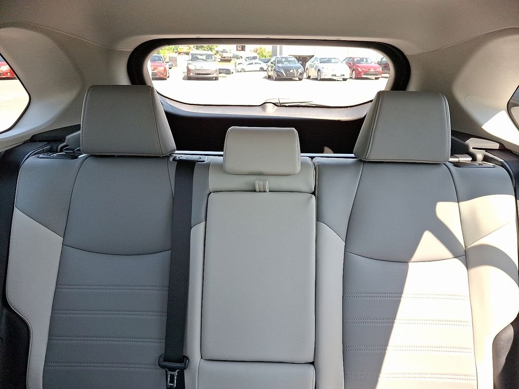 2025 Toyota RAV4 XLE Premium - Photo 13
