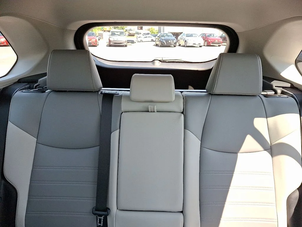 2025 Toyota RAV4 XLE Premium - Photo 13