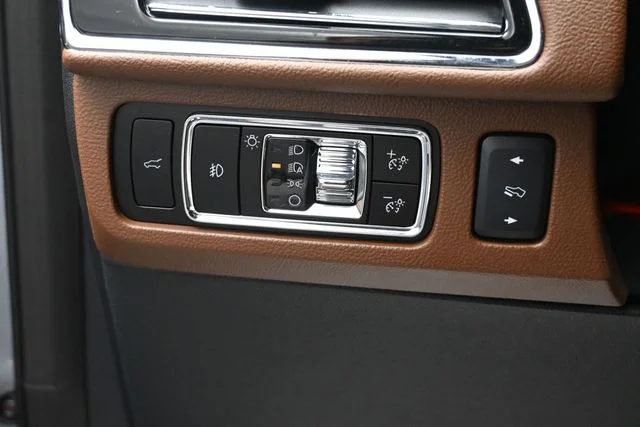 Certified Used 2023 Radiance Metallic Lincoln Reserve image 11