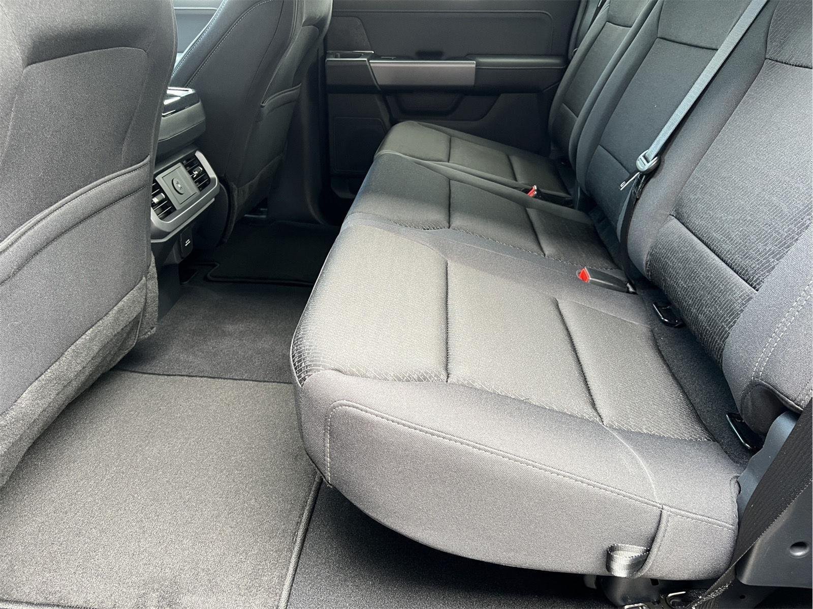 New 2026 Agate Black Metallic Ford XLT image 46