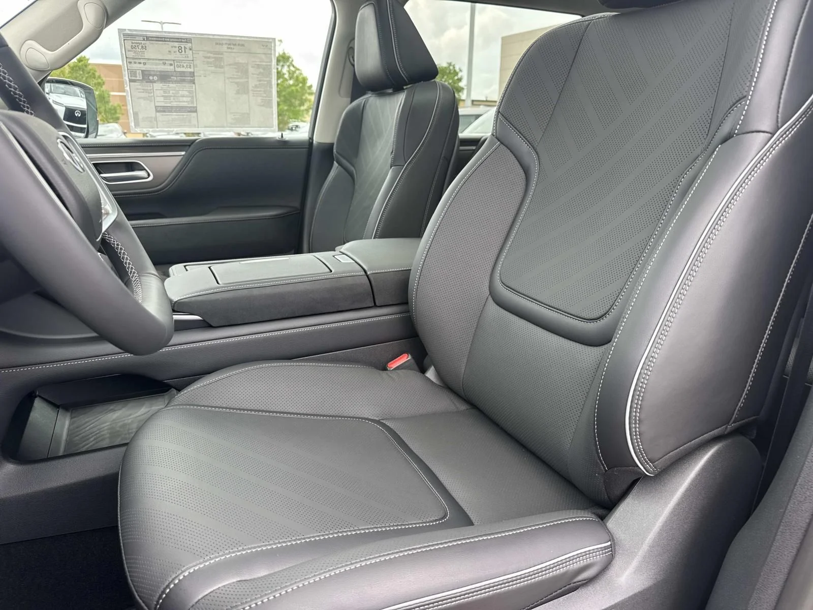 2026 INFINITI QX80 Luxe - Photo 12