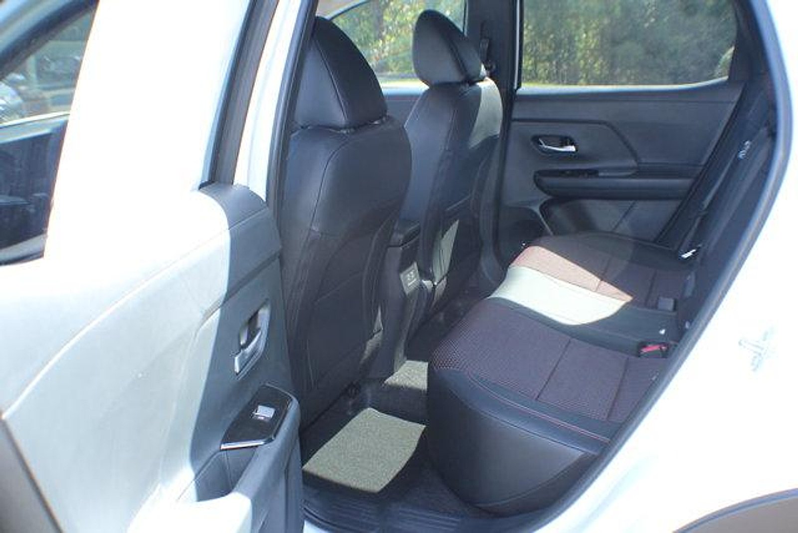 2026 Nissan KICKS SR - Photo 11
